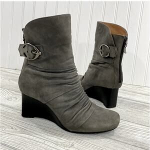 Earthies Chelsea Leather Rouched Ankle Boots NWOT